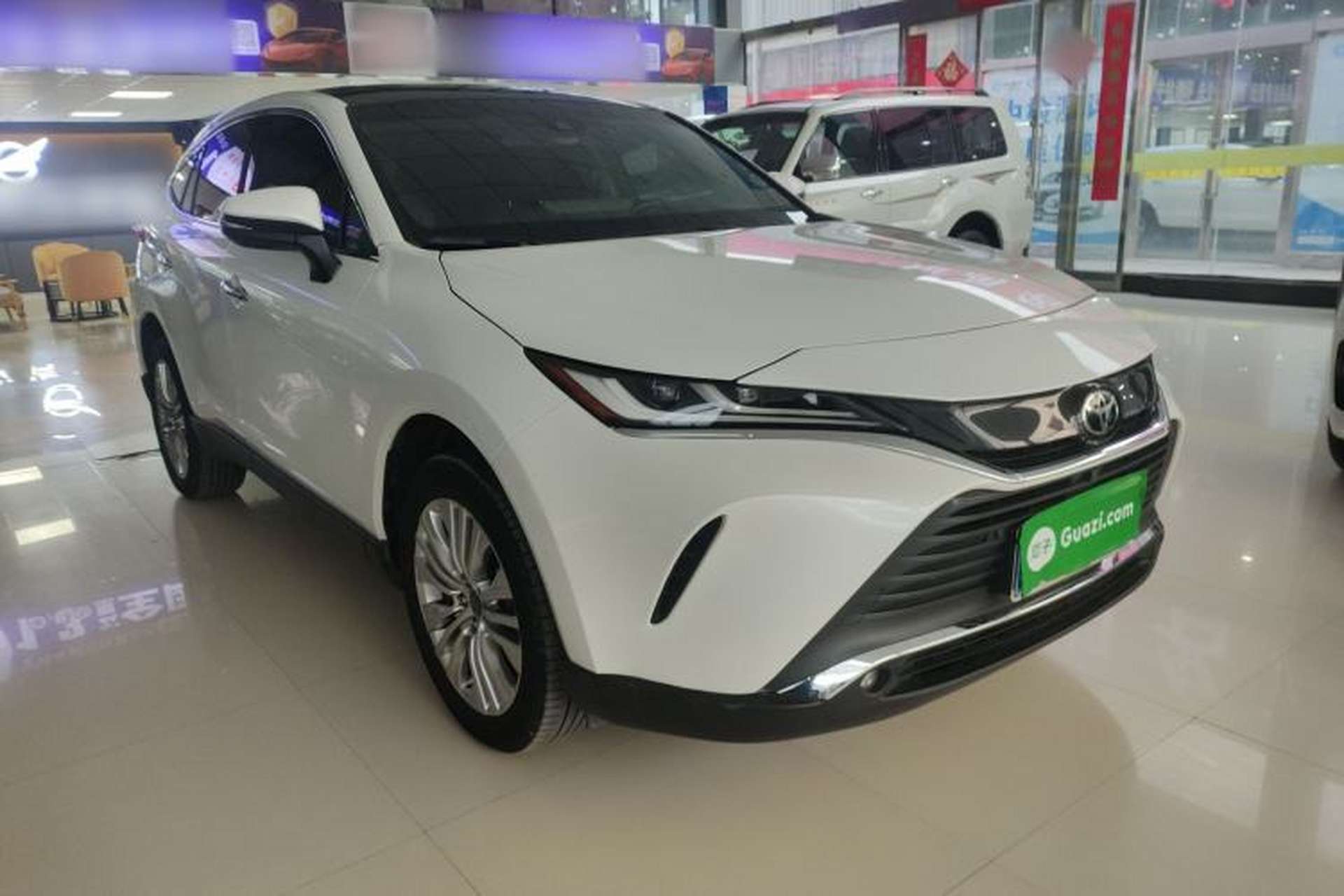Used Toyota Harrier 2023 2.0L CVT Two-Wheel Drive Deluxe Edition Front Right 45 Deg
