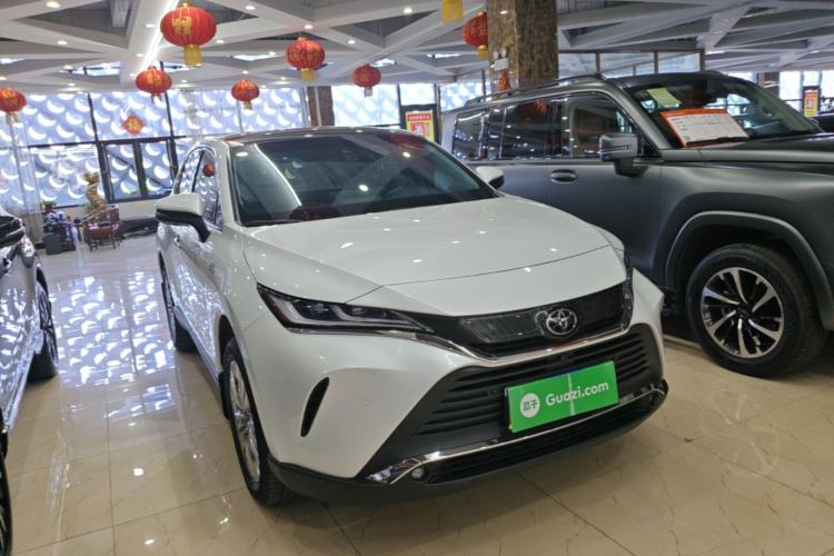 Used Toyota Harrier 2023 2.0L CVT Two-Wheel Drive 20th Anniversary Platinum Edition Front Right 45 Deg