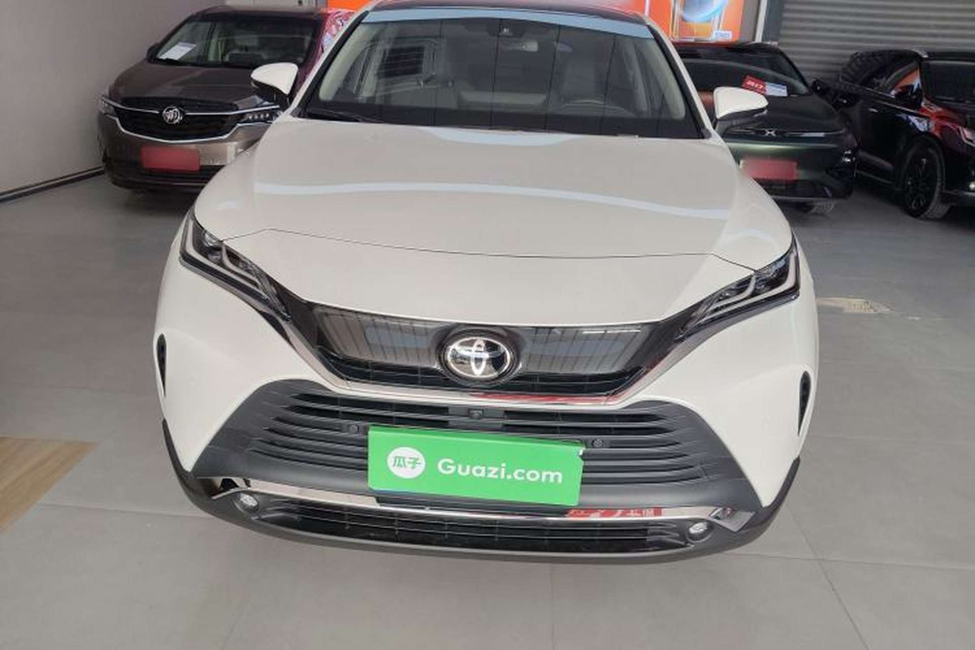 Used Toyota Harrier 2023 2.0L CVT Two-Wheel Drive Deluxe Edition Front