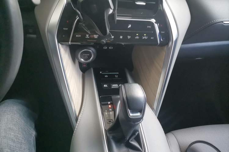 Used Toyota Harrier 2023 Dual-Engine 2.5L CVT Two-Wheel Drive Luxury Edition Gear Lever