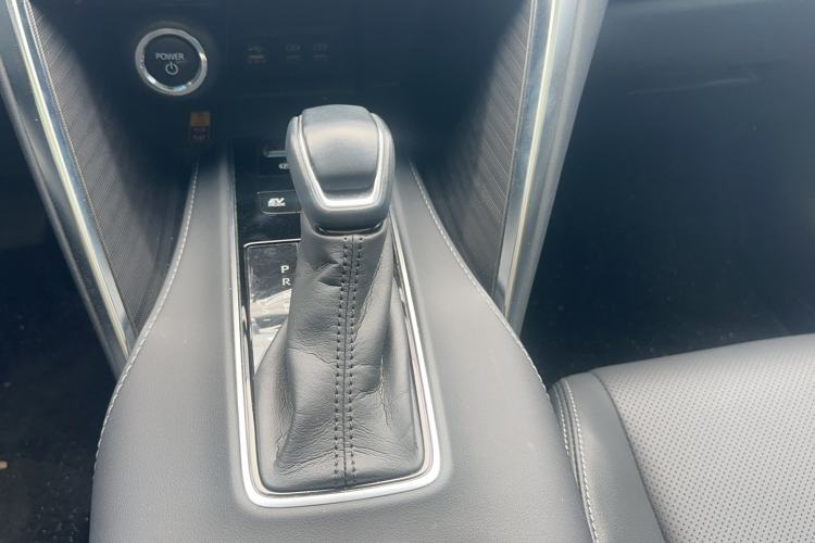 Used Toyota Harrier 2023 Dual-Motor 2.5L CVT 4x4 Deluxe Edition Gear Lever