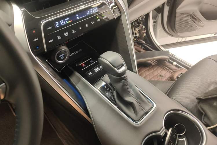 Used Toyota Harrier 2023 Dual-Motor 2.5L CVT 4x4 Luxury Edition Gear Lever