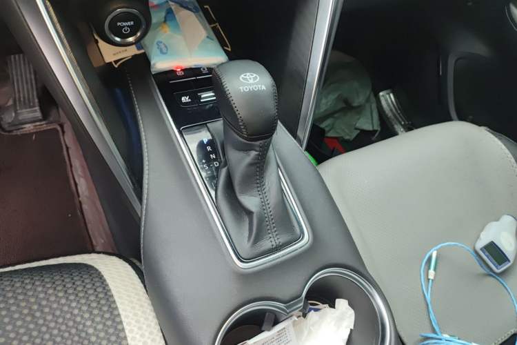 Used Toyota Harrier 2023 Dual-Motor 2.5L CVT 4x4 Luxury Edition Gear Lever