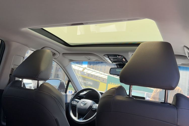 Used Toyota Harrier 2023 2.0L CVT Two-Wheel Drive Luxury Edition Headliner