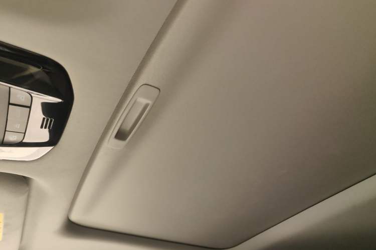 Used Toyota Harrier 2023 Dual-Motor 2.5L CVT 4x4 Luxury Edition Headliner