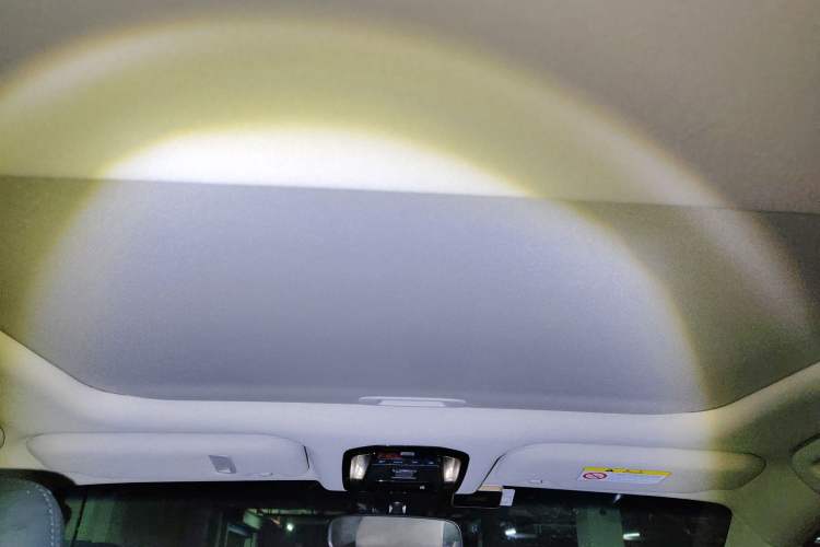 Used Toyota Harrier 2023 2.0L CVT Two-Wheel Drive Entry Version Headliner