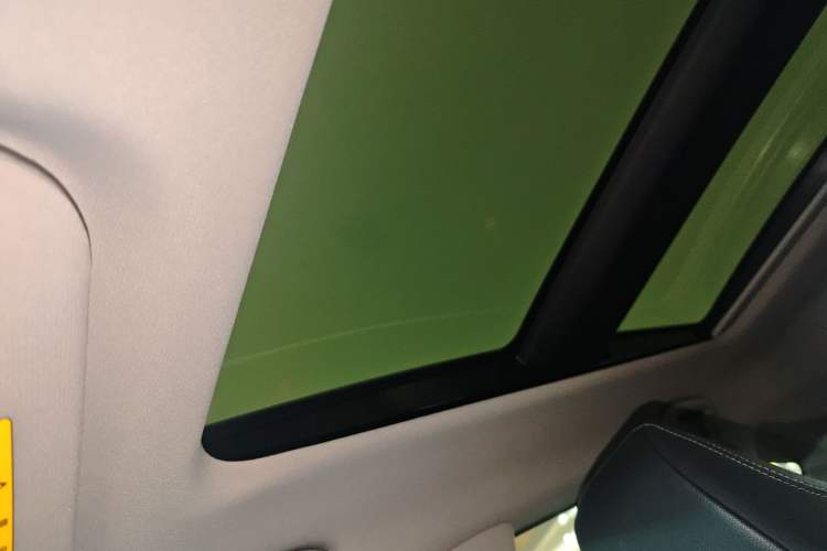 Used Toyota Harrier 2023 2.0L CVT Two-Wheel Drive Deluxe Edition Headliner