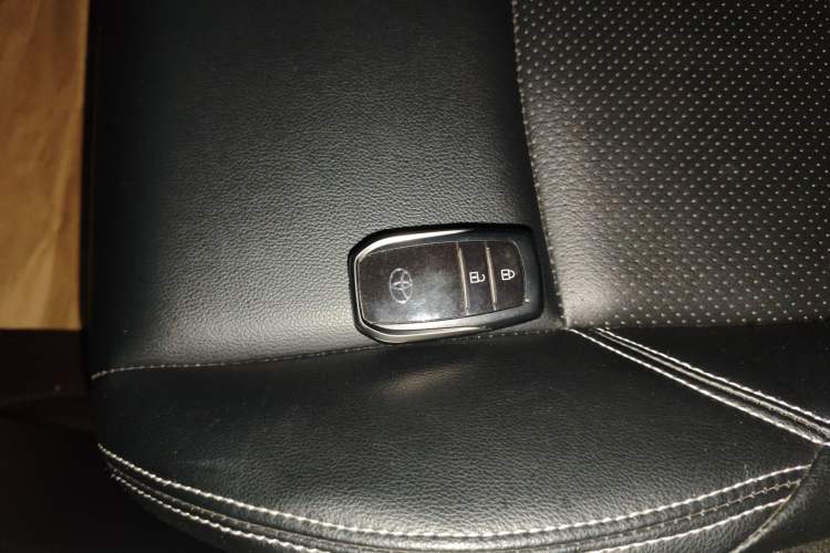 Used Toyota Harrier 2023 2.0L CVT Two-Wheel Drive Entry Version Interior 1