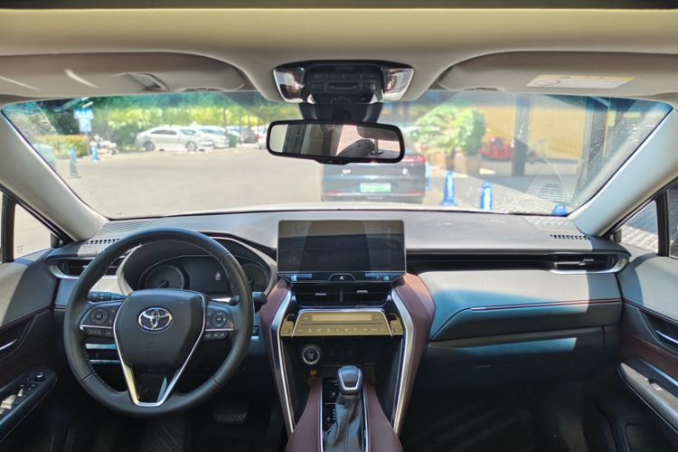 Used Toyota Harrier 2023 2.0L CVT Two-Wheel Drive Luxury Edition Interior 1