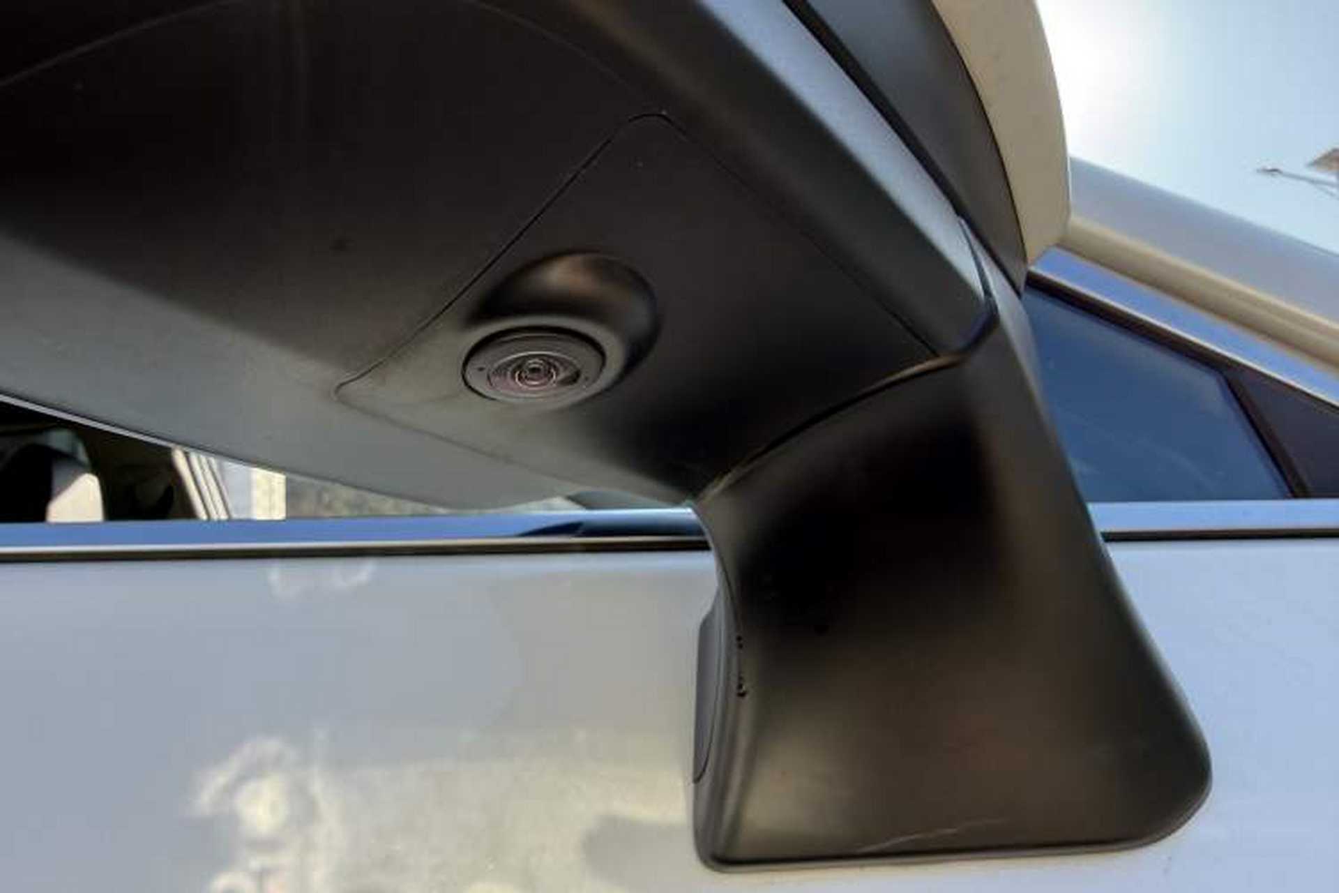 Used Toyota Harrier 2023 2.0L CVT Two-Wheel Drive Deluxe Edition Interior 11