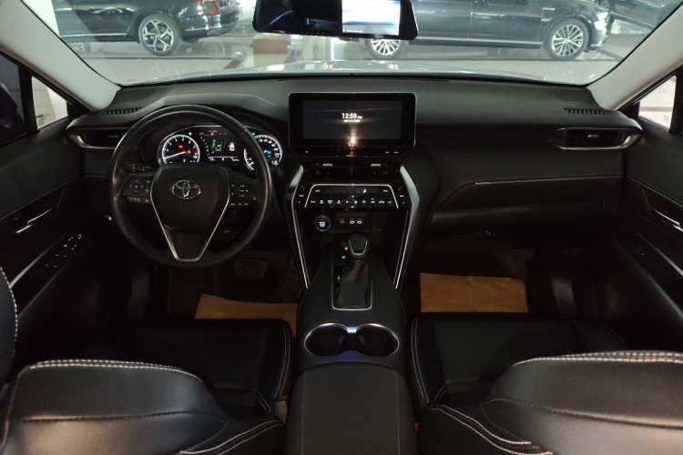 Used Toyota Harrier 2023 2.0L CVT Two-Wheel Drive Entry Version Interior 2