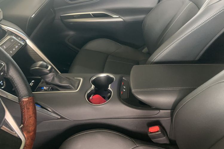 Used Toyota Harrier 2023 Dual-Motor 2.5L CVT 4x4 Deluxe Edition Interior 4