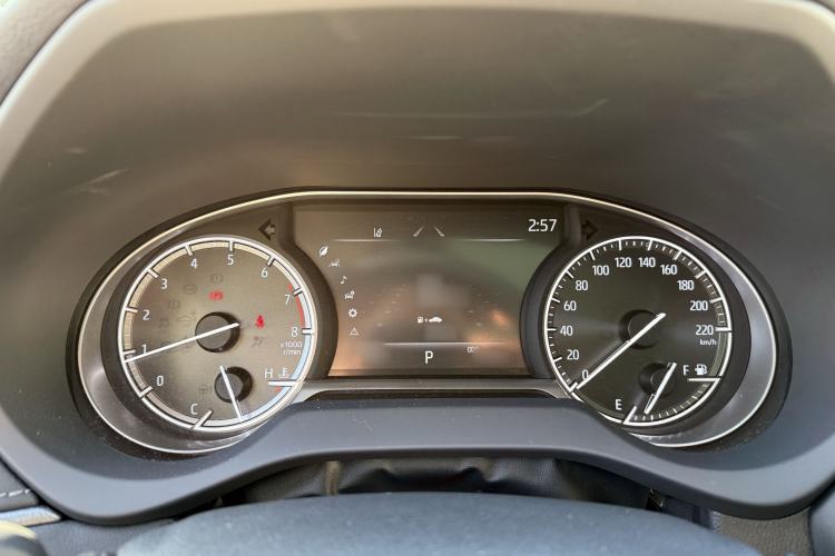 Used Toyota Harrier 2023 2.0L CVT Two-Wheel Drive Deluxe Edition Interior 6