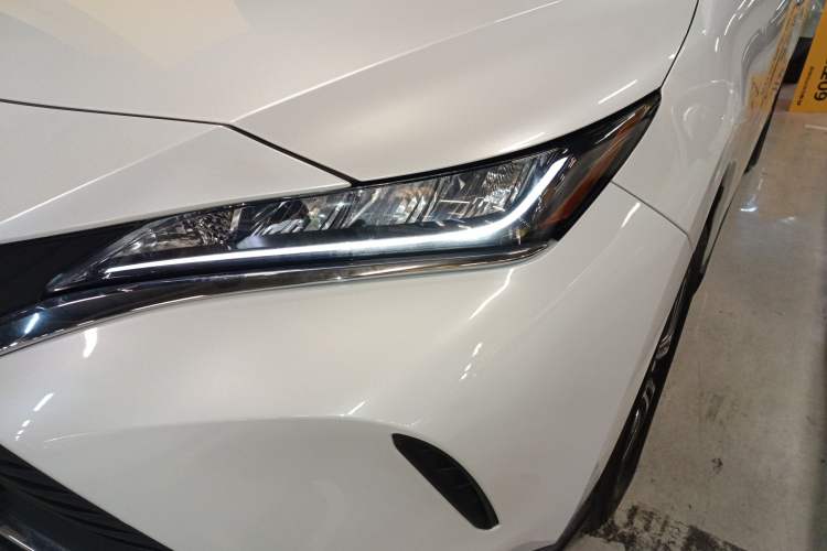 Used Toyota Harrier 2023 2.0L CVT Two-Wheel Drive Entry Version Left Front Headlight