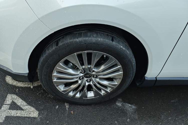 Used Toyota Harrier 2023 2.0L CVT Two-Wheel Drive Deluxe Edition Left Front Wheel Hub
