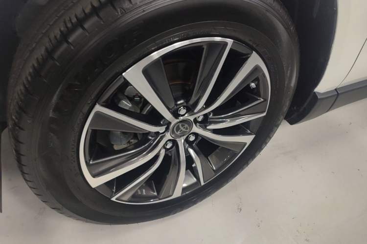 Used Toyota Harrier 2023 2.0L CVT Two-Wheel Drive Luxury Edition Left Front Wheel Hub
