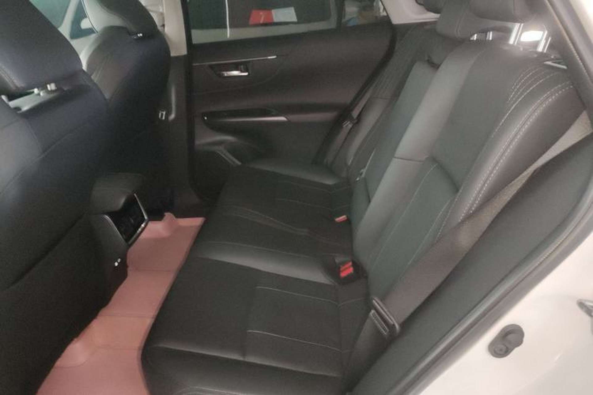 Used Toyota Harrier 2023 2.0L CVT Two-Wheel Drive Deluxe Edition Left Rear Seat