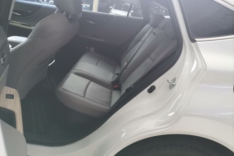 Used Toyota Harrier 2023 Dual-Engine 2.5L CVT Two-Wheel Drive Luxury Edition Left Rear Seat
