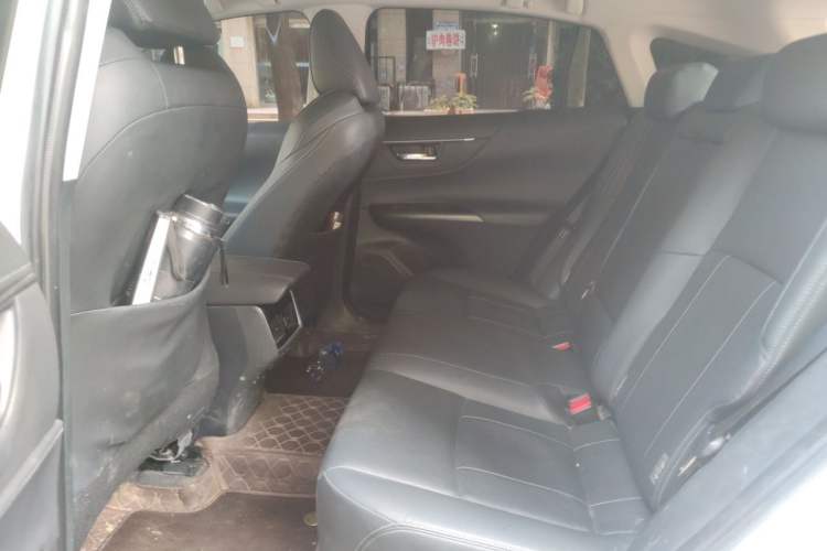 Used Toyota Harrier 2023 2.0L CVT Two-Wheel Drive Deluxe Edition Left Rear Seat