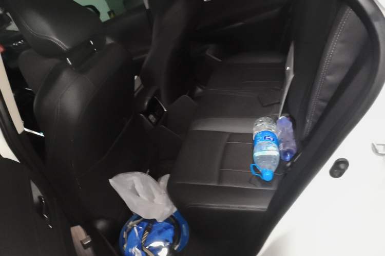 Used Toyota Harrier 2023 2.0L CVT Two-Wheel Drive Deluxe Edition Left Rear Seat