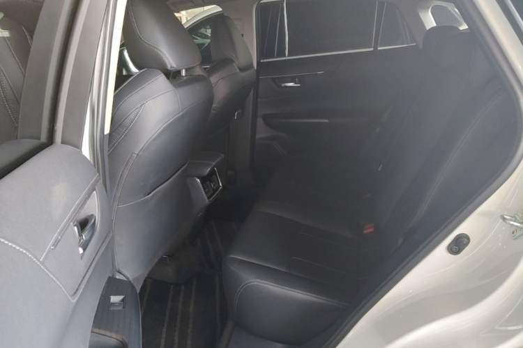 Used Toyota Harrier 2023 2.0L CVT Two-Wheel Drive Deluxe Edition Left Rear Seat