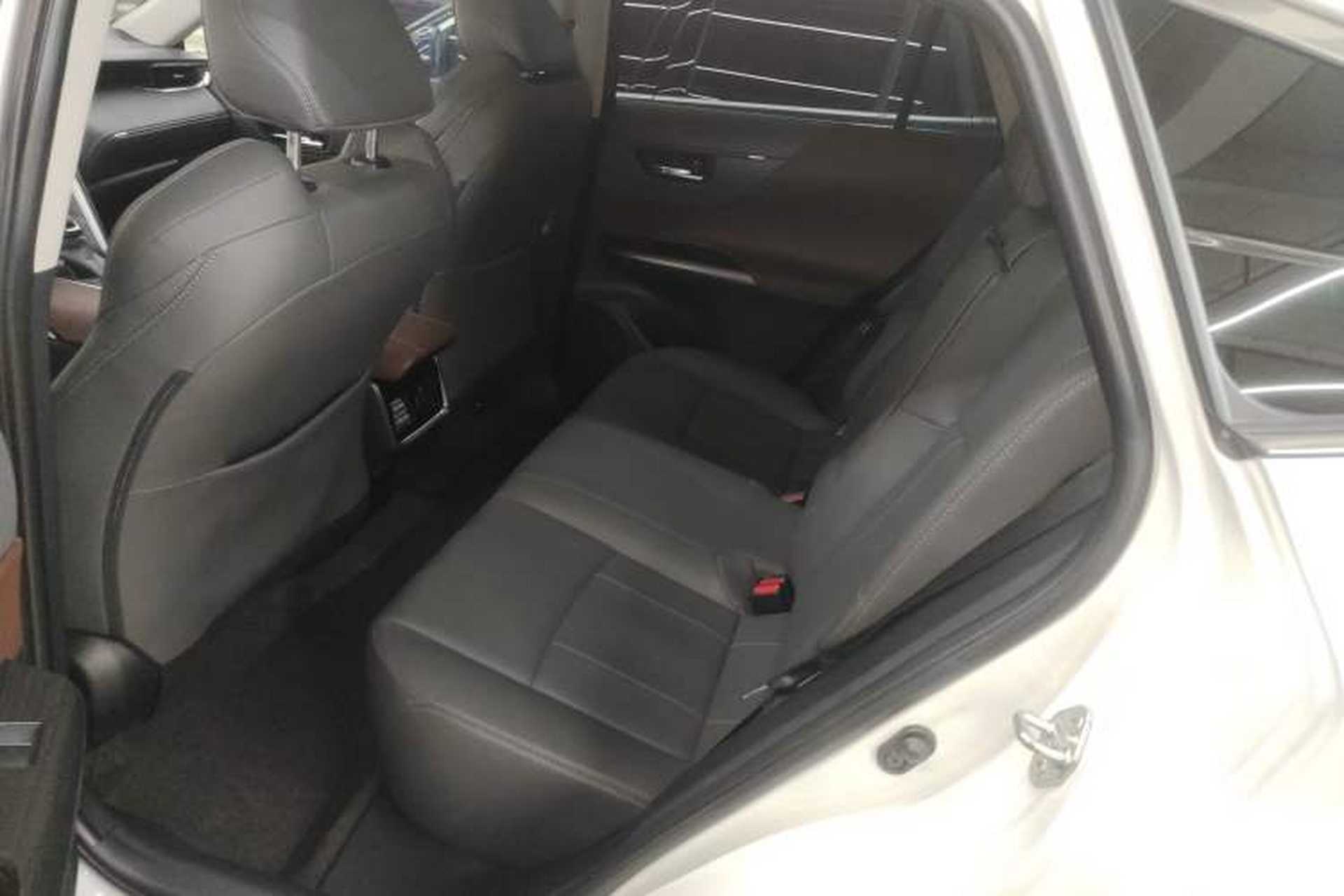 Used Toyota Harrier 2023 2.0L CVT Two-Wheel Drive Deluxe Edition Left Rear Seat