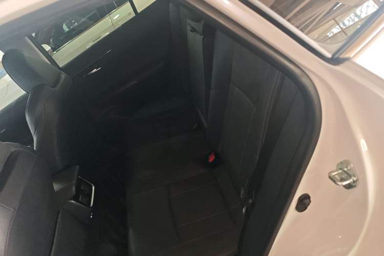 Used Toyota Harrier 2023 2.0L CVT Two-Wheel Drive Deluxe Edition Left Rear Seat