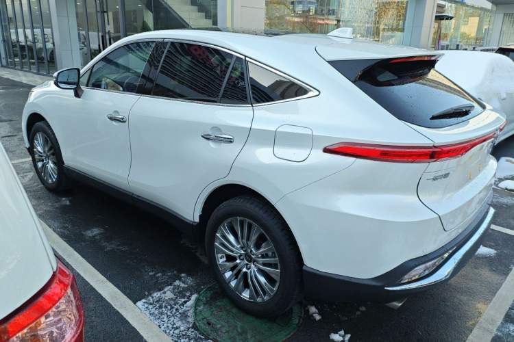 Used Toyota Harrier 2023 2.0L CVT Two-Wheel Drive Deluxe Edition Left Side
