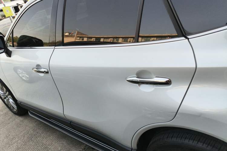 Used Toyota Harrier 2023 2.0L CVT Two-Wheel Drive Deluxe Edition Left Side