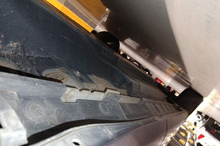Used Toyota Harrier 2023 2.0L CVT Two-Wheel Drive Entry Version Left Side Sill