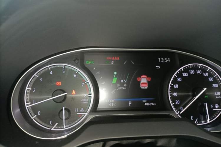 Used Toyota Harrier 2023 2.0L CVT Two-Wheel Drive Deluxe Edition Odometer Close Up