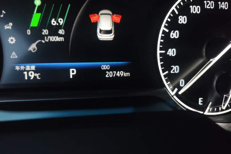 Used Toyota Harrier 2023 2.0L CVT Two-Wheel Drive Deluxe Edition Odometer Close Up