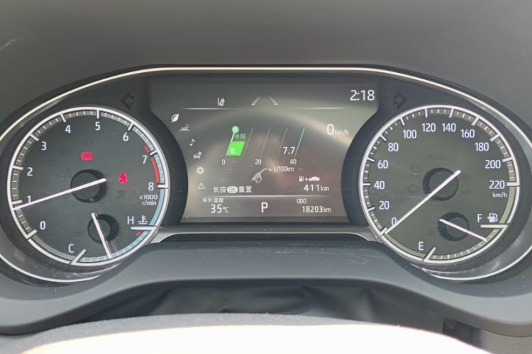 Used Toyota Harrier 2023 2.0L CVT Two-Wheel Drive Luxury Edition Odometer Close Up