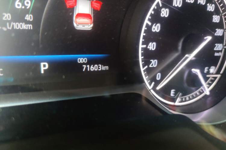 Used Toyota Harrier 2023 2.0L CVT Two-Wheel Drive Deluxe Edition Odometer Close Up