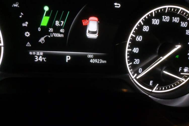 Used Toyota Harrier 2023 2.0L CVT Two-Wheel Drive Entry Version Odometer Close Up
