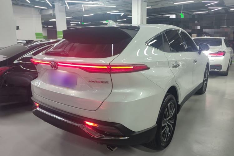 Used Toyota Harrier 2023 2.0L CVT Two-Wheel Drive Luxury Edition Rear Right 45 Deg