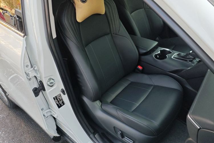 Used Toyota Harrier 2023 2.0L CVT Two-Wheel Drive Deluxe Edition Right Front Seat