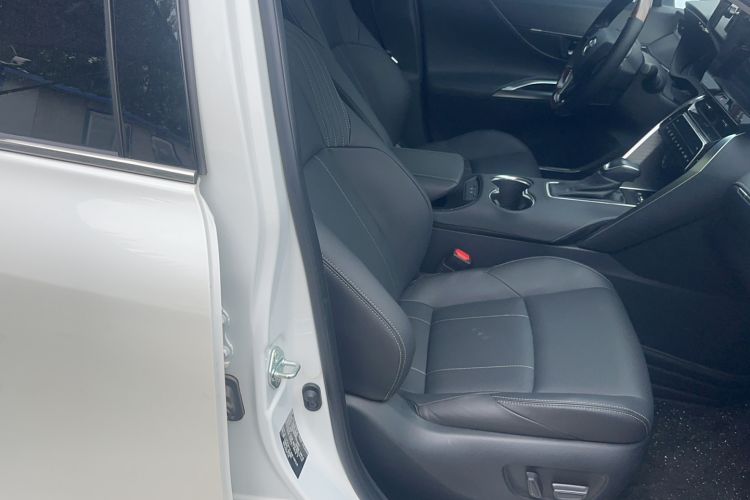 Used Toyota Harrier 2023 Dual-Motor 2.5L CVT 4x4 Deluxe Edition Right Front Seat