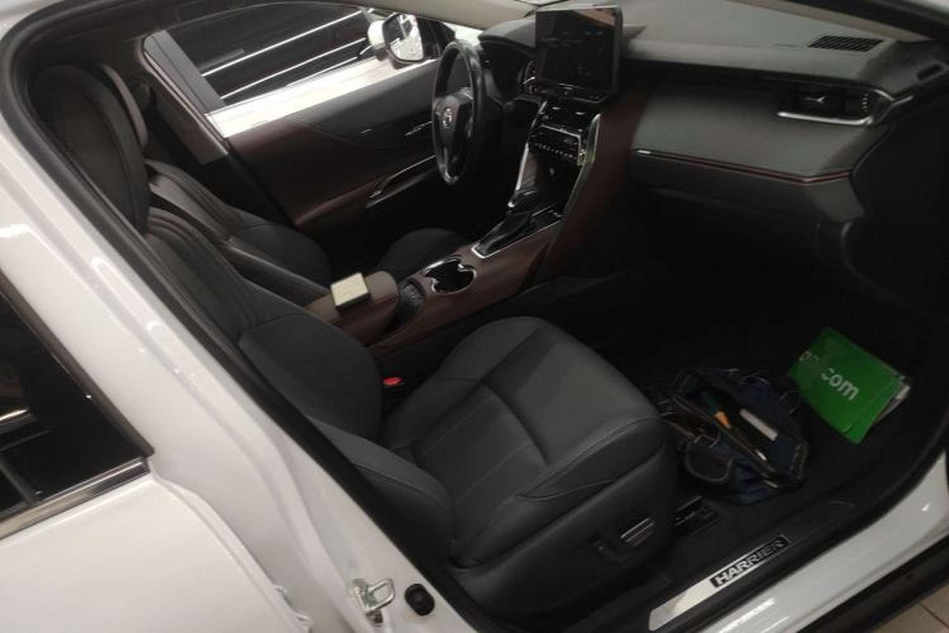 Used Toyota Harrier 2023 2.0L CVT Two-Wheel Drive Deluxe Edition Right Front Seat