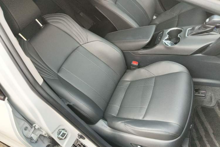 Used Toyota Harrier 2023 2.0L CVT Two-Wheel Drive Deluxe Edition Right Front Seat