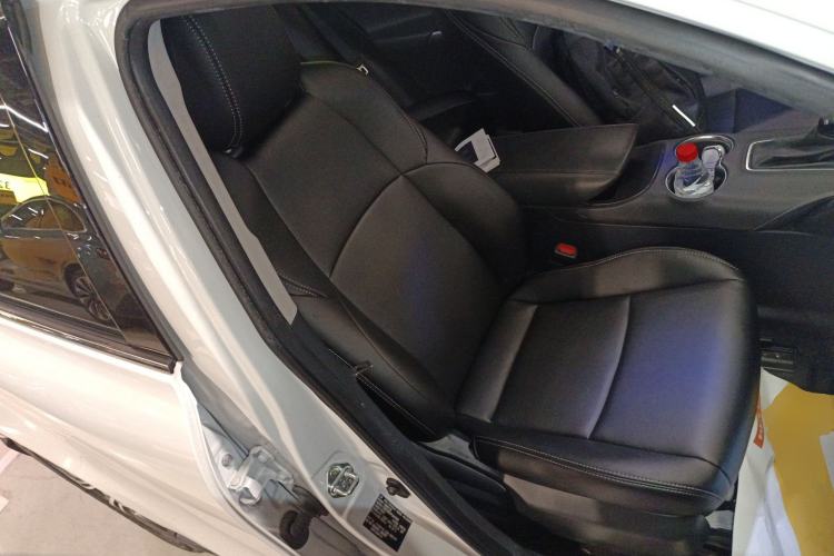 Used Toyota Harrier 2023 2.0L CVT Two-Wheel Drive Entry Version Right Front Seat