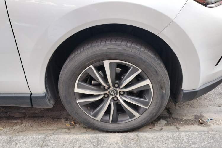 Used Toyota Harrier 2023 2.0L CVT Two-Wheel Drive Luxury Edition Right Front Wheel Hub