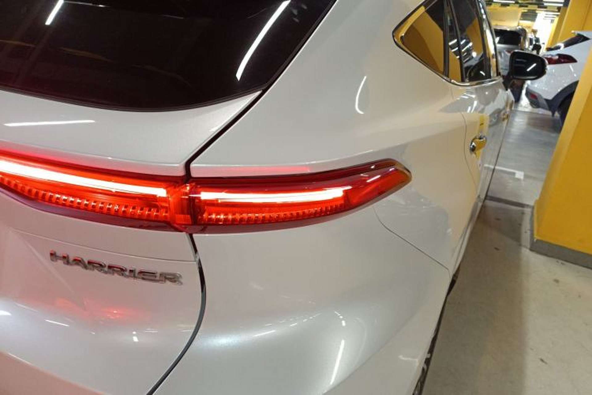 Used Toyota Harrier 2023 2.0L CVT Two-Wheel Drive Entry Version Right Rear Taillight