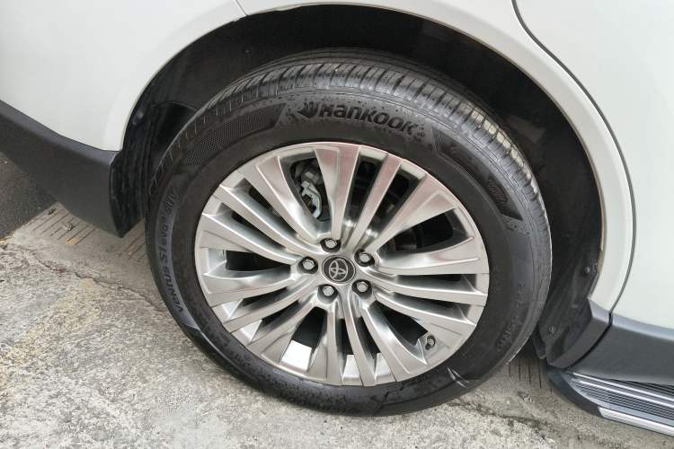 Used Toyota Harrier 2023 2.0L CVT Two-Wheel Drive Deluxe Edition Right Rear Wheel Hub