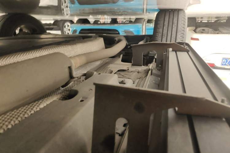 Used Toyota Harrier 2023 Dual-Motor 2.5L CVT 4x4 Luxury Edition Right Side Sill
