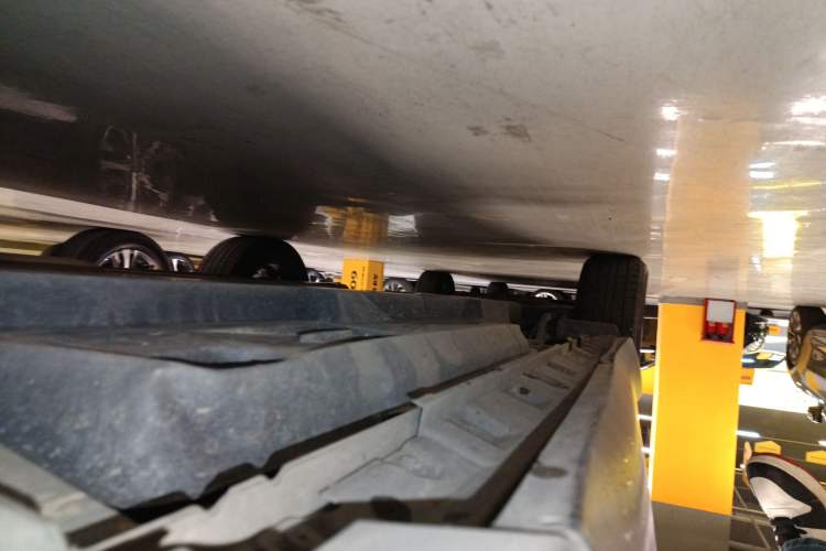 Used Toyota Harrier 2023 2.0L CVT Two-Wheel Drive Entry Version Right Side Sill