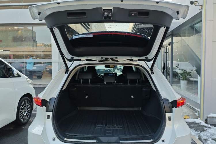 Used Toyota Harrier 2023 2.0L CVT Two-Wheel Drive Deluxe Edition Trunk