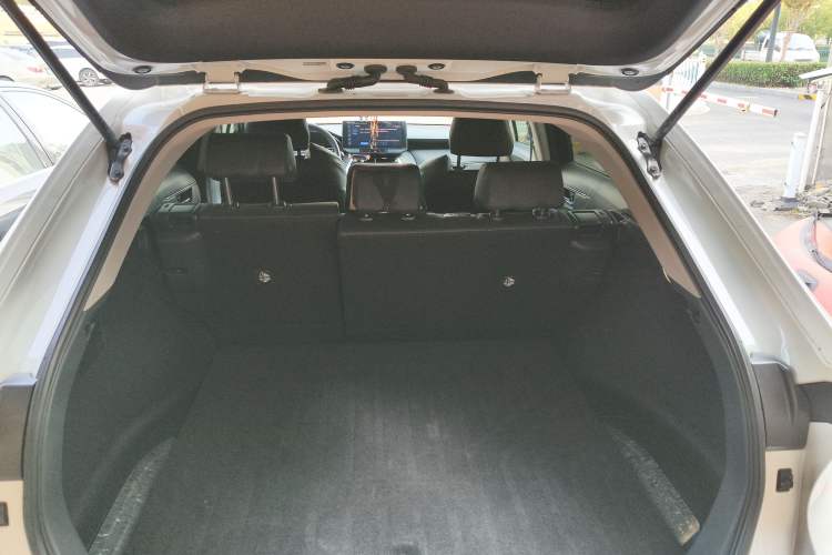 Used Toyota Harrier 2023 2.0L CVT Two-Wheel Drive Deluxe Edition Trunk