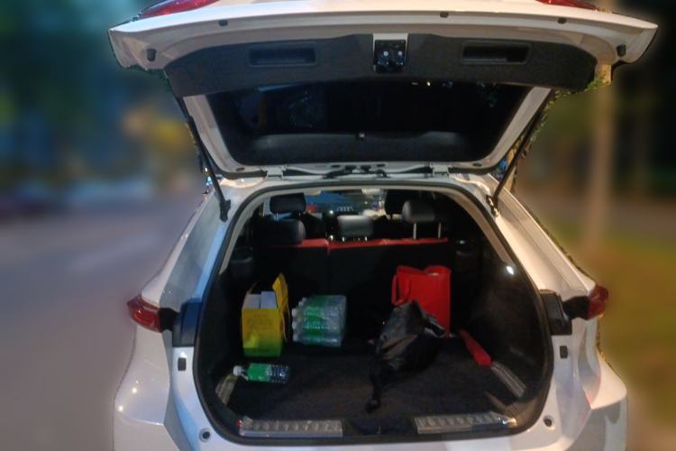 Used Toyota Harrier 2023 2.0L CVT Two-Wheel Drive Entry Version Trunk