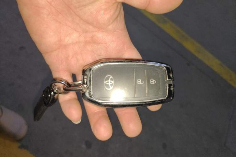 Used Toyota Harrier 2023 2.0L CVT Two-Wheel Drive Deluxe Edition Vehicle Key